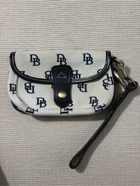Dooney & Bourke White & Navy Monogram Wristlet